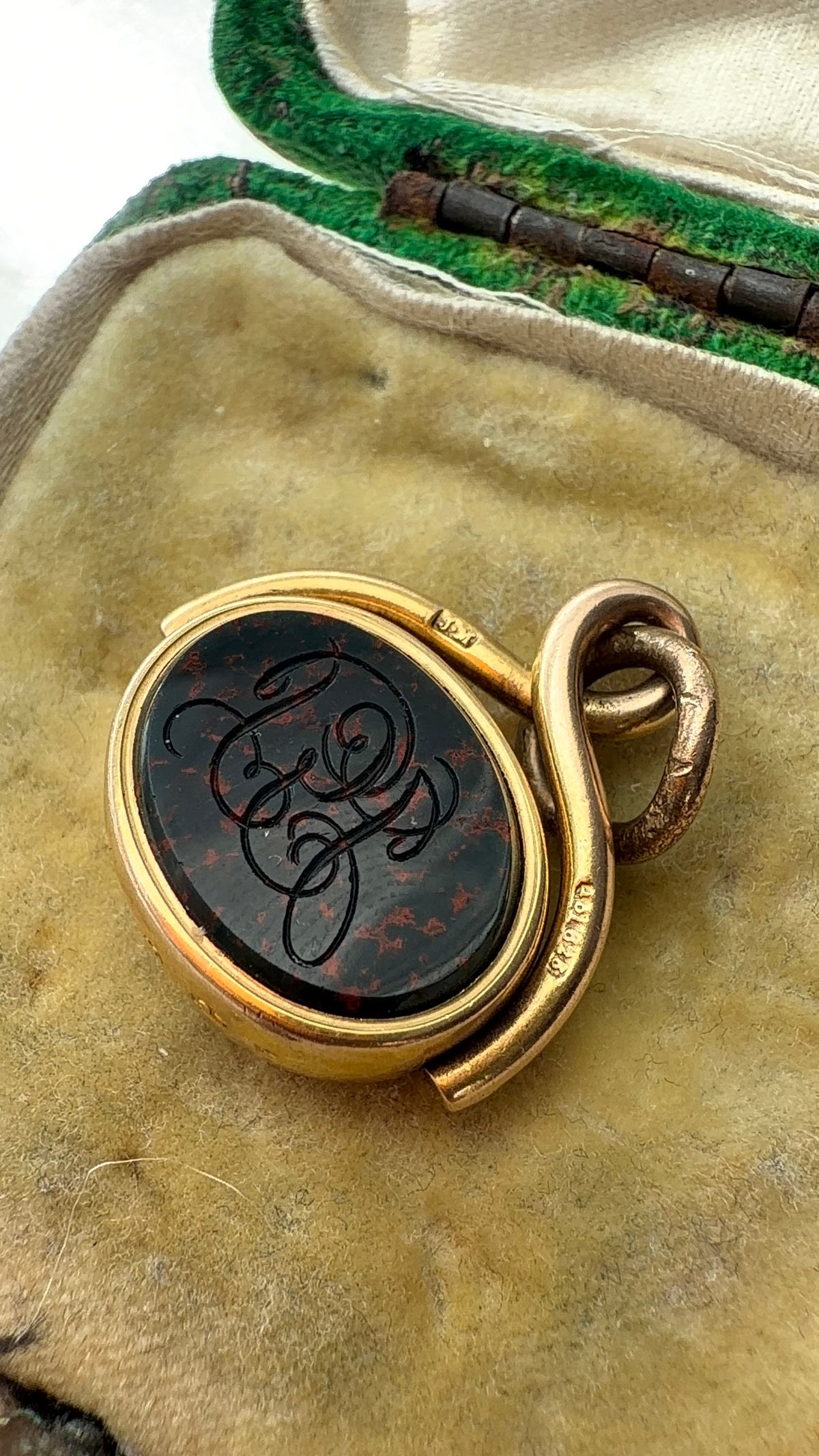 15ct spinning fob