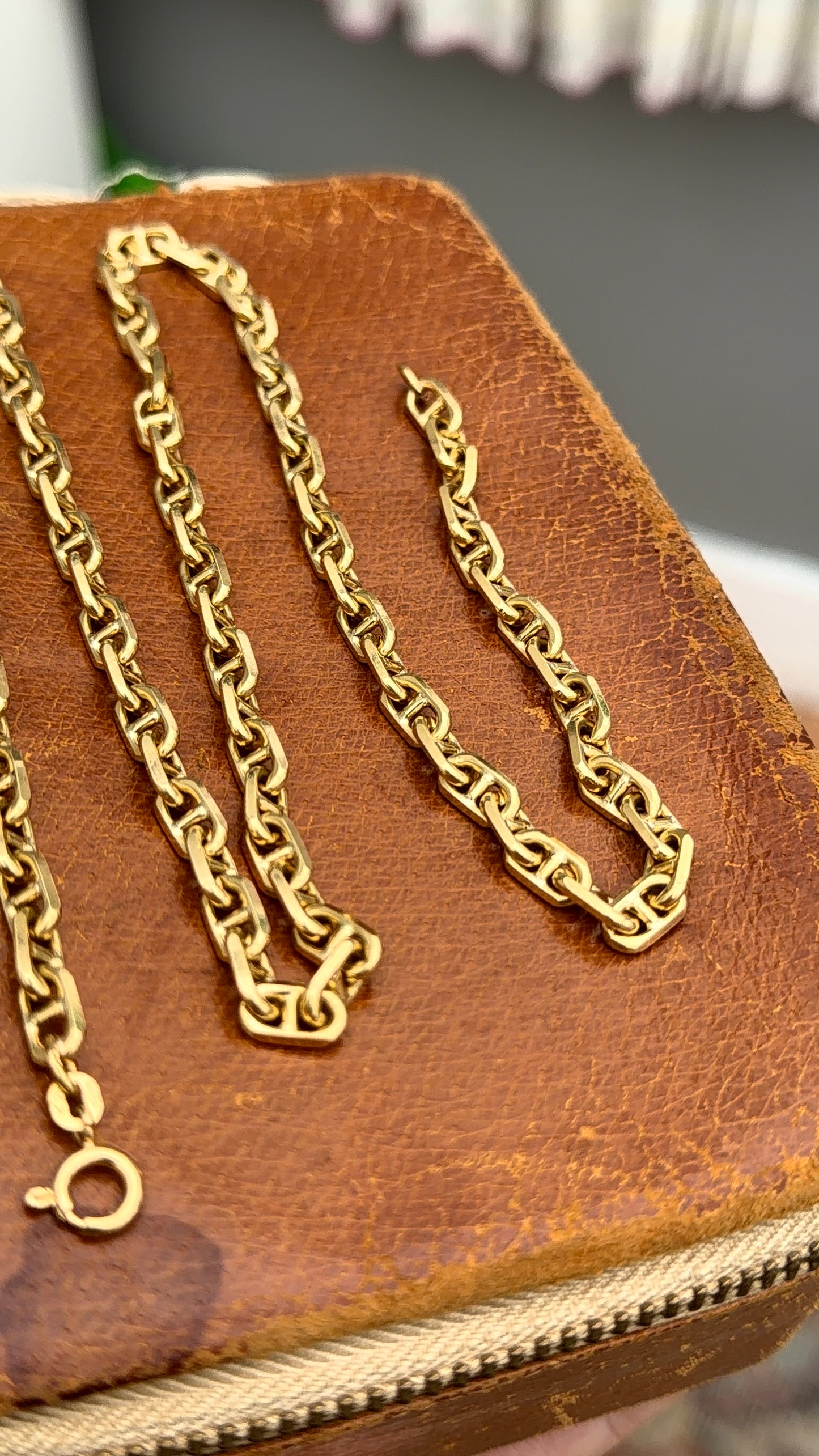 18ct solid mariner chain