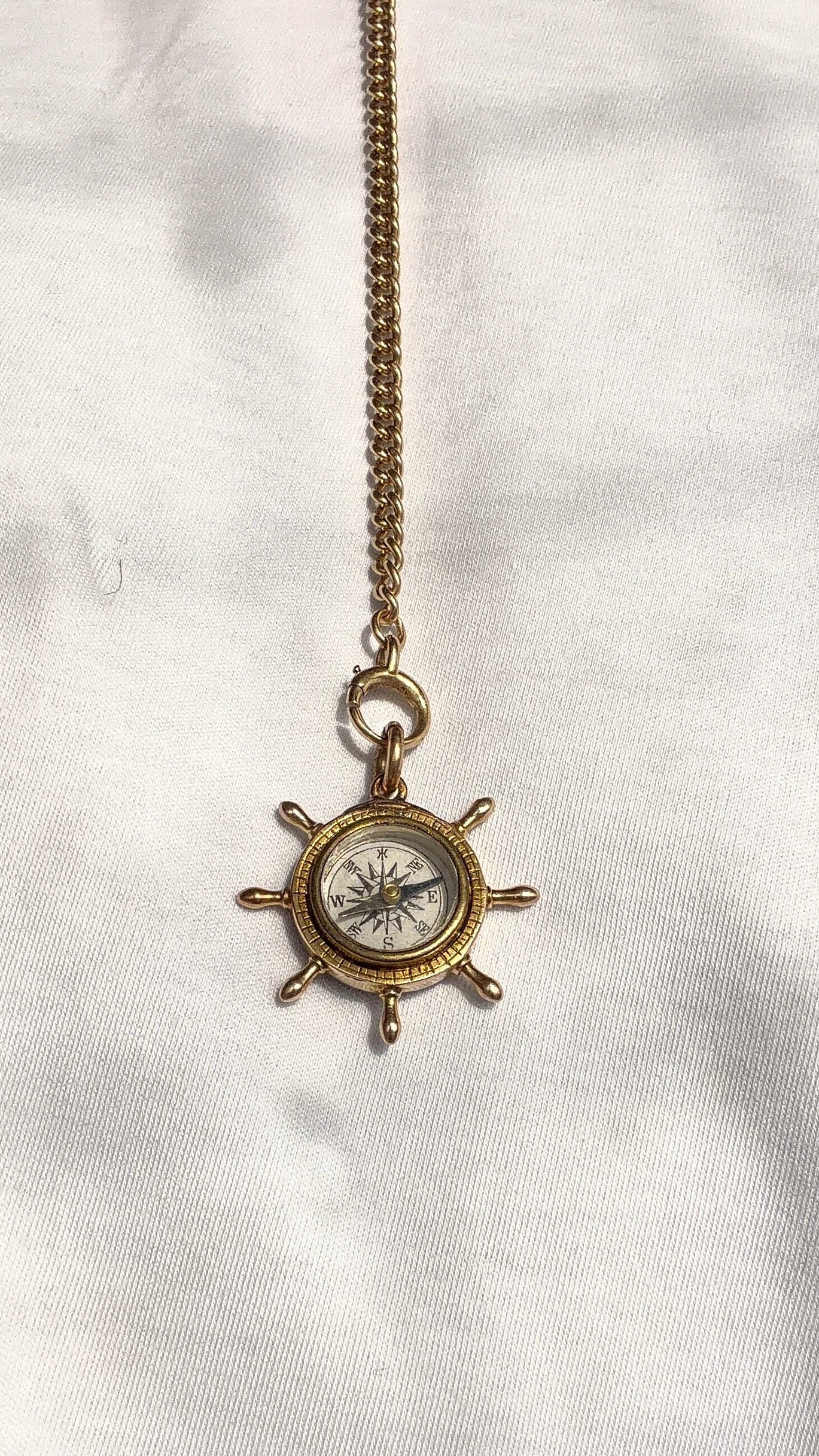9ct Ships wheel compass