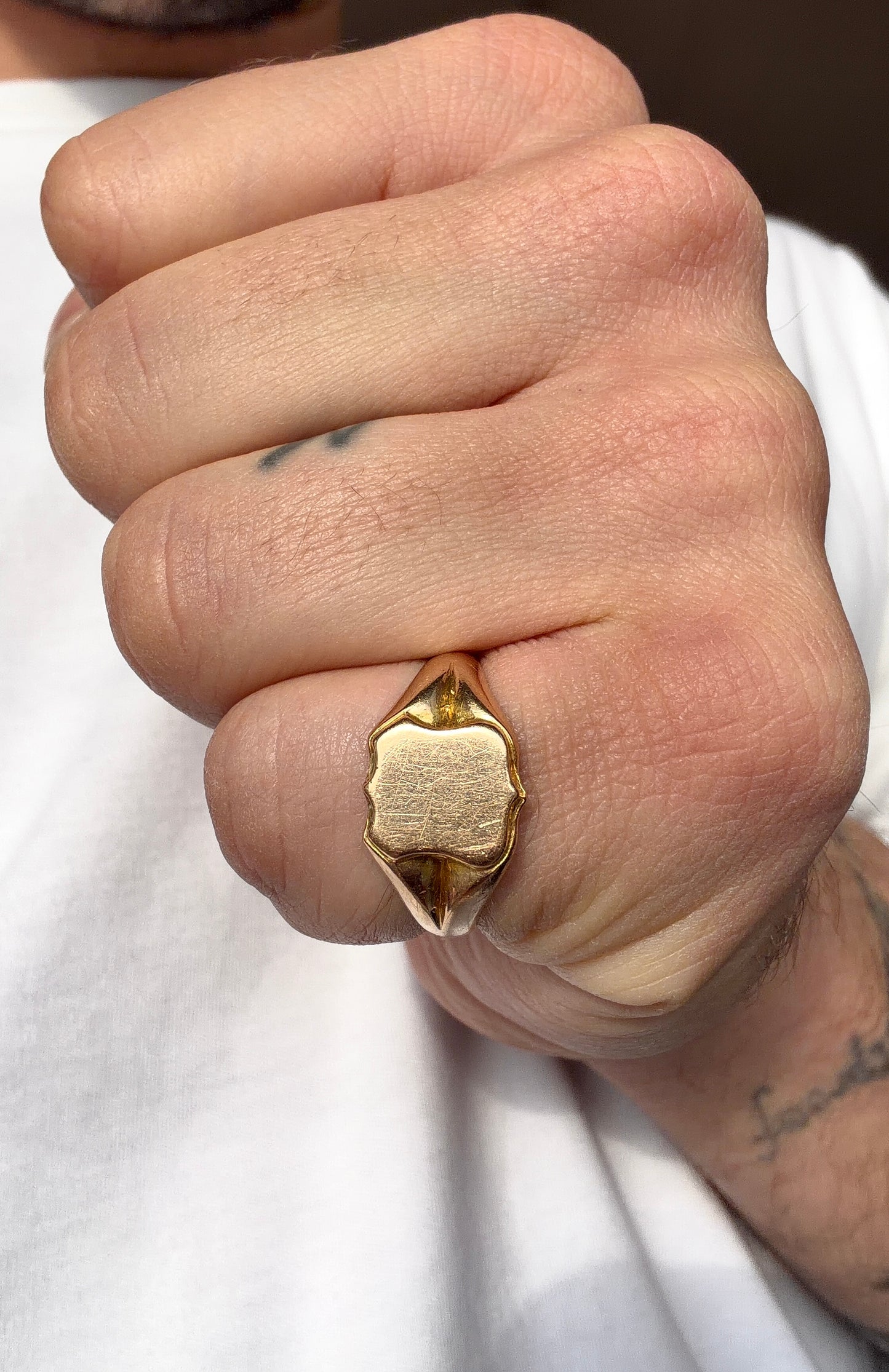 18ct Shield Signet